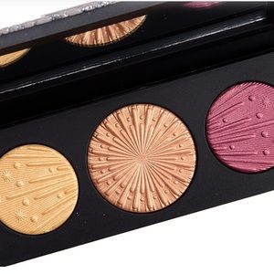 MAC Flashing Ice Extra Dimension Skinfinish Trio medium deep